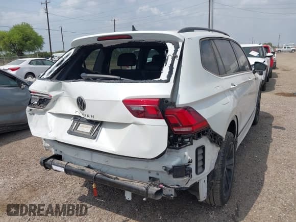 ✅ 2024 Volkswagen Tiguan SE R-Line Black • VIN: 3VVCB7AX5RM053896 • Lot: 41883670. Listed on IAAI with 11,239 mi. Free auction sales archive from the USA and detailed vehicle history report at DreamBid. Image 4.