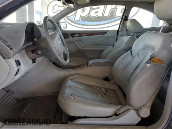 ✅ 1999 Mercedes-Benz CLK 320/430 • VIN: WDBLJ65G0XF102620 • Lot: 67474685. Wystawiony na Copart z przebiegiem Nie podano. Bezpłatny archiwum sprzedaży aukcyjnych z USA i szczegółowy raport historii pojazdu na DreamBid. Zdjęcie 7.