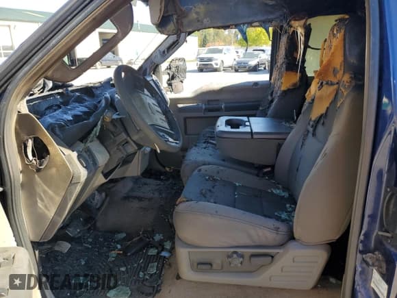 ✅ 2010 Ford F-350 XL • VIN: 1FTWX3BY6AEA59374 • Lot: 84959985. Listed on Copart with Not provided. Free auction sales archive from the USA and detailed vehicle history report at DreamBid. Image 7.