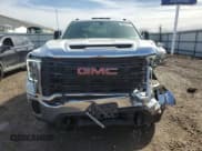 ✅ 2023 GMC Sierra 2500HD Pro • VIN: 1GT49LE79PF213194 • Лот: 49034785. Опубликован ранее на Copart с пробегом 55 837 миль. Бесплатный доступ к архиву аукционных продаж из США и подробный отчёт об истории автомобиля на DreamBid. Изображение 5.