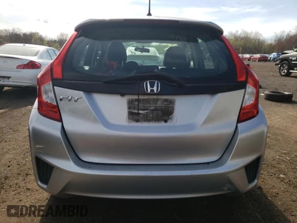 ✅ 2015 Honda Fit LX • VIN: 3HGGK5G56FM711135 • Lot: 53340805. Listed on Copart with 131,929 mi. Free auction sales archive from the USA and detailed vehicle history report at DreamBid. Image 6.