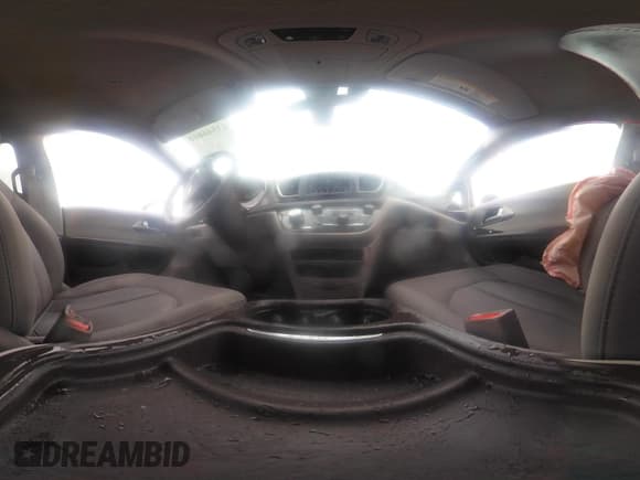 ✅ 2018 Chrysler Pacifica Touring Plus • VIN: 2C4RC1FGXJR317171 • Lot: 43546010. Wystawiony na IAAI z przebiegiem 104 542 mil. Bezpłatny archiwum sprzedaży aukcyjnych z USA i szczegółowy raport historii pojazdu na DreamBid. Zdjęcie 18.