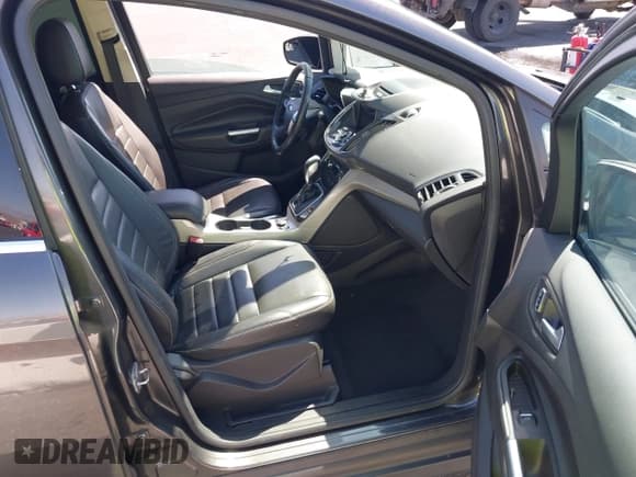 ✅ 2016 Ford C-Max SEL • VIN: 1FADP5CU5GL112686 • Lot: 42009055. Wystawiony na IAAI z przebiegiem 146 300 mil. Bezpłatny archiwum sprzedaży aukcyjnych z USA i szczegółowy raport historii pojazdu na DreamBid. Zdjęcie 5.