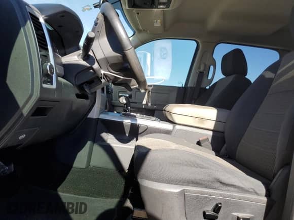 2009 Dodge 1500 SLT z VIN 1D3HB13T79S735267, wystawiony jako Copart lot #81826654 z przebiegiem 145 714 mil mil oraz Szkoda całkowita • Salvage title. Historia ofert i sprzedaży dostępna na DreamBid. Obrazek 7.