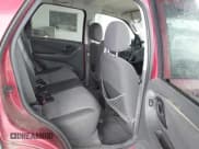 ✅ 2003 Ford Escape XLT Popular • VIN: 1FMYU03173KD91910 • Lot: 43080445. Wystawiony na IAAI z przebiegiem 144 311 mil. Bezpłatny archiwum sprzedaży aukcyjnych z USA i szczegółowy raport historii pojazdu na DreamBid. Zdjęcie 8.