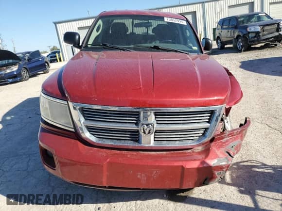 2008 Dodge Dakota Laramie z VIN 1D7HW58N28S633412, wystawiony jako Copart lot #73052994 z przebiegiem 205 950 mil mil oraz Szkoda całkowita • Salvage title. Historia ofert i sprzedaży dostępna na DreamBid. Obrazek 5.