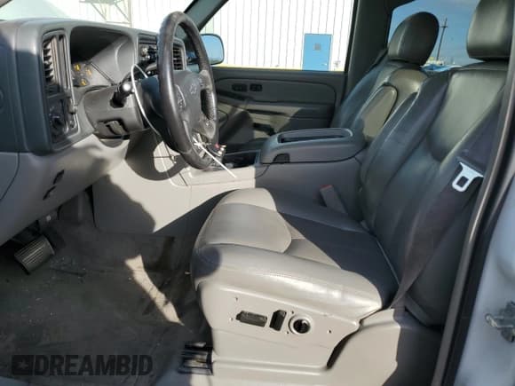 ✅ 2006 Chevrolet Suburban LT • VIN: 3GNEC16Z06G115945 • Лот: 44770155. Опубликован ранее на Copart с пробегом 197 979 миль. Бесплатный доступ к архиву аукционных продаж из США и подробный отчёт об истории автомобиля на DreamBid. Изображение 7.