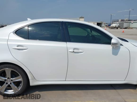✅ 2011 Lexus IS 250 • VIN: JTHBF5C27B5155666 • Лот: 42286694. Опубликован ранее на IAAI с пробегом 177 982 миль. Бесплатный доступ к архиву аукционных продаж из США и подробный отчёт об истории автомобиля на DreamBid. Изображение 13.