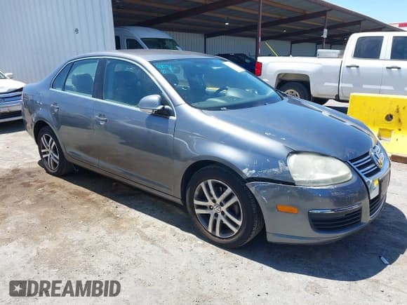 ✅ 2006 Volkswagen Jetta 2.5L • VIN: 3VWRG71K96M627407 • Лот: 42815875. Опубликован ранее на IAAI с пробегом 176 750 миль. Бесплатный доступ к архиву аукционных продаж из США и подробный отчёт об истории автомобиля на DreamBid. Изображение 1.