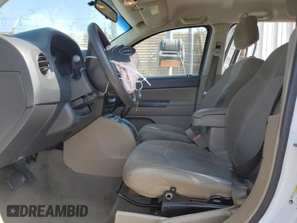 ✅ 2012 Jeep Compass Sport • VIN: 1C4NJCBA4CD627730 • Лот: 85513705. Опубликован ранее на Copart с пробегом 111 859 миль. Бесплатный доступ к архиву аукционных продаж из США и подробный отчёт об истории автомобиля на DreamBid. Изображение 7.