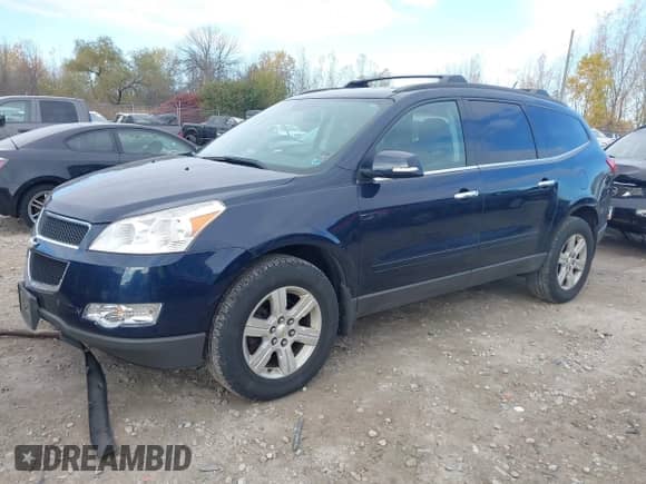 2011 Chevrolet Traverse 1LT z VIN 1GNKVGEDXBJ180381, wystawiony jako IAAI lot #43579864 z przebiegiem 137 622 mil mil oraz . Historia ofert i sprzedaży dostępna na DreamBid. Obrazek 2.