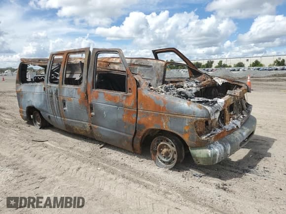 ✅ 2002 Ford Econoline Passenger XL • VIN: 1FMRE11L12HA67939 • Lot: 71419425. Listed on Copart with Not provided. Free auction sales archive from the USA and detailed vehicle history report at DreamBid. Image 4.