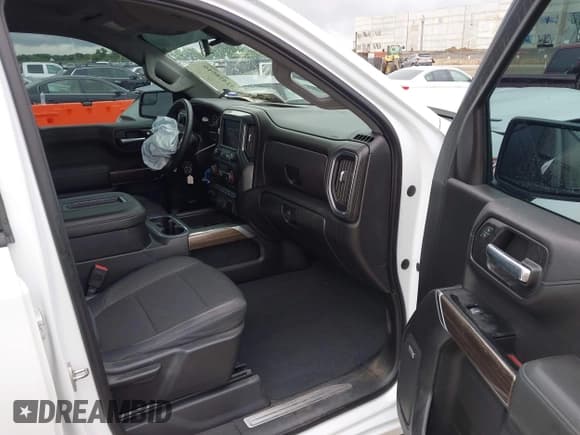 ✅ 2019 Chevrolet Silverado 1500 RST • VIN: 1GCUYEED7KZ349996 • Lot: 42478510. Wystawiony na IAAI z przebiegiem 111 413 mil. Bezpłatny archiwum sprzedaży aukcyjnych z USA i szczegółowy raport historii pojazdu na DreamBid. Zdjęcie 5.