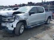 ✅ 2020 Chevrolet Silverado 1500 RST • VIN: 1GCUYEED5LZ107631 • Lot: 42546146. Wystawiony na IAAI z przebiegiem 106 756 mil. Bezpłatny archiwum sprzedaży aukcyjnych z USA i szczegółowy raport historii pojazdu na DreamBid. Zdjęcie 17.