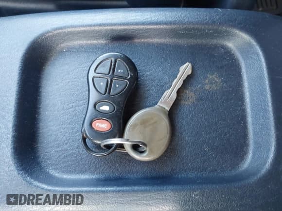 ✅ 2001 Chrysler Town & Country • VIN: 2C4GP543X1R193874 • Лот: 41772904. Опубликован ранее на IAAI с пробегом 178 763 миль. Бесплатный доступ к архиву аукционных продаж из США и подробный отчёт об истории автомобиля на DreamBid. Изображение 11.