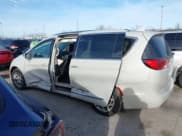 ✅ 2020 Chrysler Pacifica Limited • VIN: 2C4RC1GGXLR108949 • Лот: 43766006. Опубликован ранее на IAAI с пробегом 107 305 миль. Бесплатный доступ к архиву аукционных продаж из США и подробный отчёт об истории автомобиля на DreamBid. Изображение 14.
