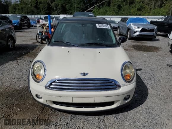 ✅ 2008 MINI Clubman • VIN: WMWML33518TN68041 • Lot: 85558385. Wystawiony na Copart z przebiegiem 131 513 mil. Bezpłatny archiwum sprzedaży aukcyjnych z USA i szczegółowy raport historii pojazdu na DreamBid. Zdjęcie 5.