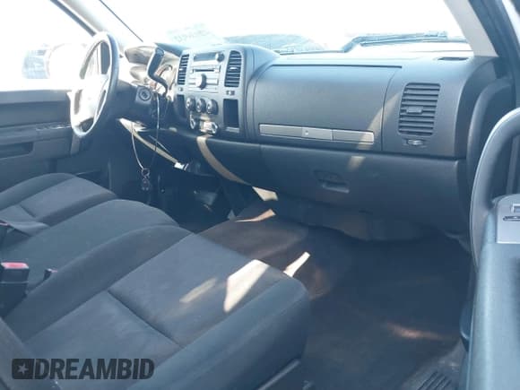 ✅ 2011 GMC Sierra 1500 SLE • VIN: 1GTR1VEA6BZ126994 • Lot: 40938932. Wystawiony na IAAI z przebiegiem 248 061 mil. Bezpłatny archiwum sprzedaży aukcyjnych z USA i szczegółowy raport historii pojazdu na DreamBid. Zdjęcie 5.