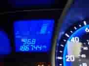 2011 Hyundai Tucson GLS z VIN KM8JUCAC7BU249745, wystawiony jako IAAI lot #42489902 z przebiegiem 186 744 mil mil oraz . Historia ofert i sprzedaży dostępna na DreamBid. Obrazek 16.