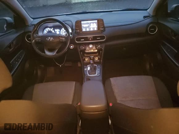 ✅ 2018 Hyundai Kona SEL • VIN: KM8K2CAA7JU074744 • Лот: 91271595. Опубликован ранее на Copart с пробегом 125 819 миль. Бесплатный доступ к архиву аукционных продаж из США и подробный отчёт об истории автомобиля на DreamBid. Изображение 8.