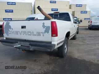 1999 Chevrolet Silverado 2500 z VIN 1GCGC24R4XF007387, wystawiony jako IAAI lot #41788884 z przebiegiem 273 284 mil mil oraz . Historia ofert i sprzedaży dostępna na DreamBid. Obrazek 4.