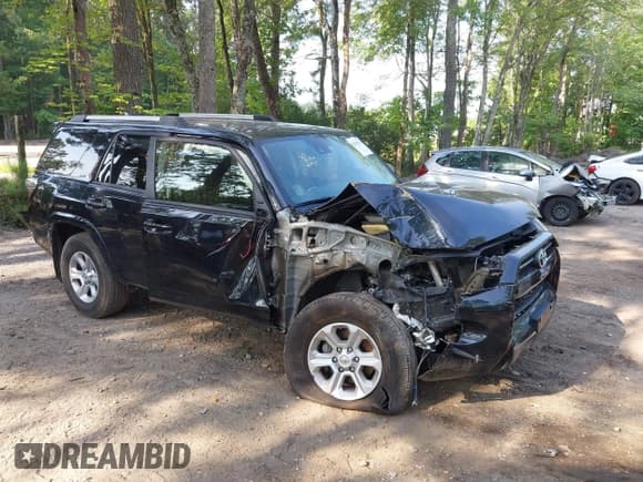 ✅ 2021 Toyota 4Runner SR5 • VIN: JTEMU5JR1M5872112 • Lot: 42563376. Wystawiony na IAAI z przebiegiem 42 016 mil. Bezpłatny archiwum sprzedaży aukcyjnych z USA i szczegółowy raport historii pojazdu na DreamBid. Zdjęcie 1.