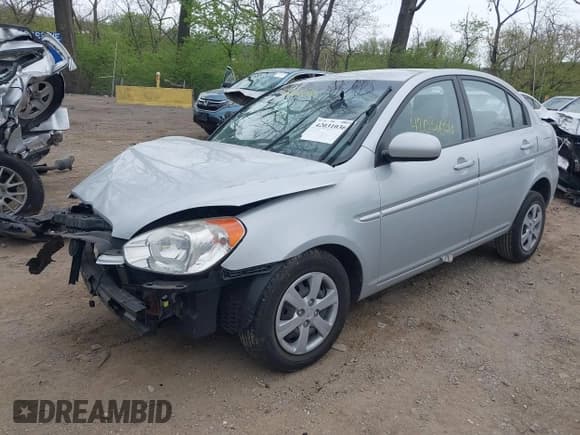 ✅ 2010 Hyundai Accent GLS • VIN: KMHCN4AC5AU477897 • Лот: 42031036. Опубликован ранее на IAAI с пробегом 121 498 миль. Бесплатный доступ к архиву аукционных продаж из США и подробный отчёт об истории автомобиля на DreamBid. Изображение 16.