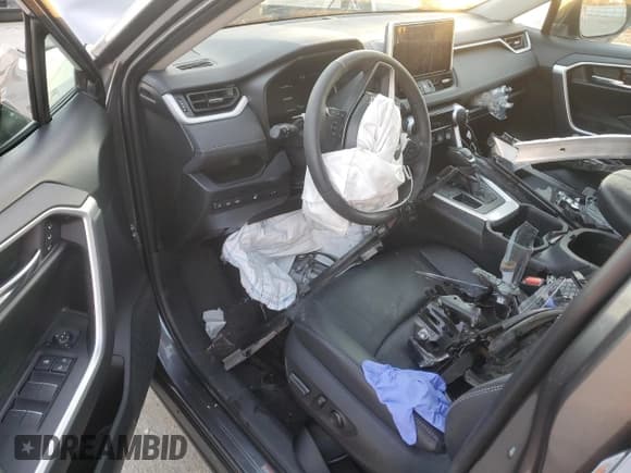 ✅ 2024 Toyota RAV4 XLE Premium • VIN: 2T3C1RFV1RC284430 • Lot: 43248235. Listed on Copart with 4,688 mi. Free auction sales archive from the USA and detailed vehicle history report at DreamBid. Image 8.