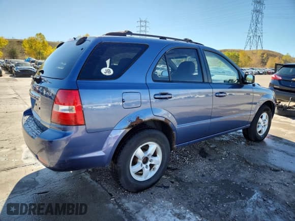 ✅ 2007 Kia Sorento LX • VIN: KNDJC736175693629 • Lot: 86470385. Wystawiony na Copart z przebiegiem 262 848 mil. Bezpłatny archiwum sprzedaży aukcyjnych z USA i szczegółowy raport historii pojazdu na DreamBid. Zdjęcie 3.