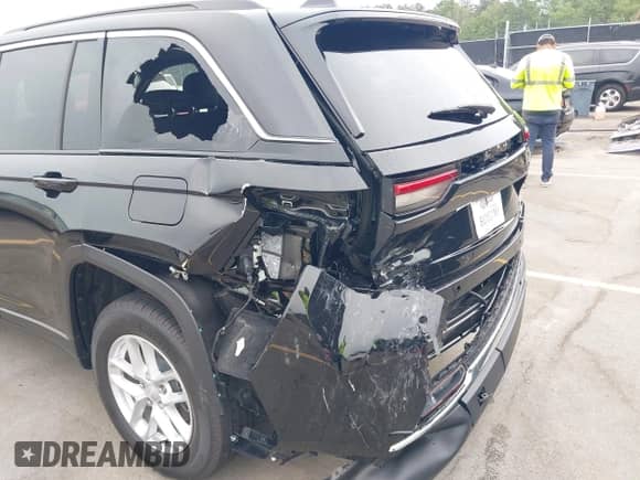 2025 Jeep Grand Cherokee Altitude X with VIN 1C4RJGAG6SC266049, listed as a IAAI auction lot 42430965 with 2,197 mi miles and . Bid and sale history available at DreamBid. Image 6.