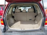 ✅ 2006 Ford Escape XLT • VIN: 1FMYU93166KA44836 • Lot: 42104051. Listed on IAAI with 176,367 mi. Free auction sales archive from the USA and detailed vehicle history report at DreamBid. Image 17.