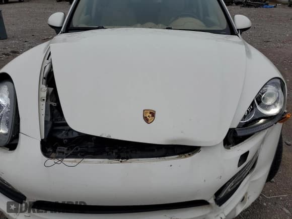 ✅ 2011 Porsche Cayenne S • VIN: WP1AB2A26BLA43543 • Lot: 58706975. Listed on Copart with 69,696 mi. Free auction sales archive from the USA and detailed vehicle history report at DreamBid. Image 12.