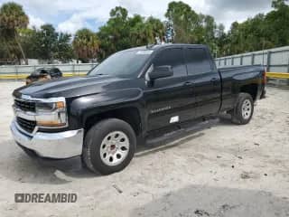 2019 Chevrolet Silverado 1500 LT z VIN 2GCRCPEC0K1106109, wystawiony jako Copart lot #71858035 z przebiegiem Nie podano mil oraz Szkoda całkowita • Salvage title. Historia ofert i sprzedaży dostępna na DreamBid. Obrazek 1.