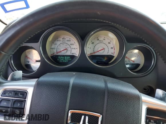 ✅ 2014 Dodge Challenger R/T Classic • VIN: 2C3CDYBT7EH105133 • Lot: 79758614. Wystawiony na Copart z przebiegiem Nie podano. Bezpłatny archiwum sprzedaży aukcyjnych z USA i szczegółowy raport historii pojazdu na DreamBid. Zdjęcie 9.