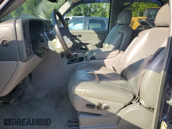 ✅ 2005 GMC Yukon SLE • VIN: 1GKEC13T05R198630 • Lot: 61975525. Wystawiony na Copart z przebiegiem 133 813 mil. Bezpłatny archiwum sprzedaży aukcyjnych z USA i szczegółowy raport historii pojazdu na DreamBid. Zdjęcie 7.