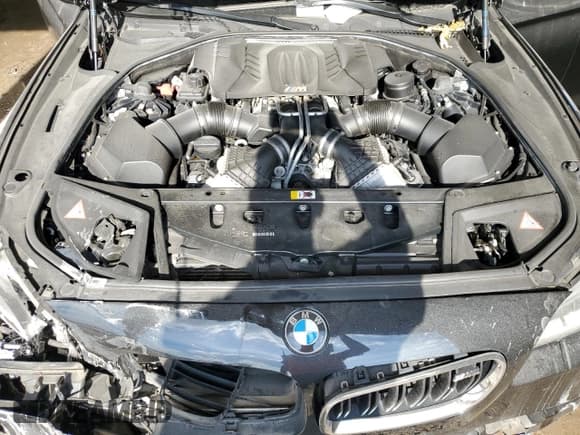 ✅ 2014 BMW M5 • VIN: WBSFV9C57ED593100 • Lot: 91987605. Wystawiony na Copart z przebiegiem 108 840 mil. Bezpłatny archiwum sprzedaży aukcyjnych z USA i szczegółowy raport historii pojazdu na DreamBid. Zdjęcie 11.