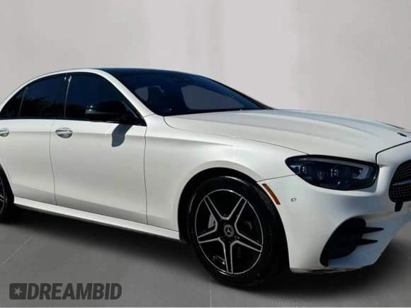 ✅ 2021 Mercedes-Benz E 450 • VIN: W1KZF5KBXMA908379 • Лот: 85651745. Опубликован ранее на Copart с пробегом 103 591 миль. Бесплатный доступ к архиву аукционных продаж из США и подробный отчёт об истории автомобиля на DreamBid. Изображение 1.