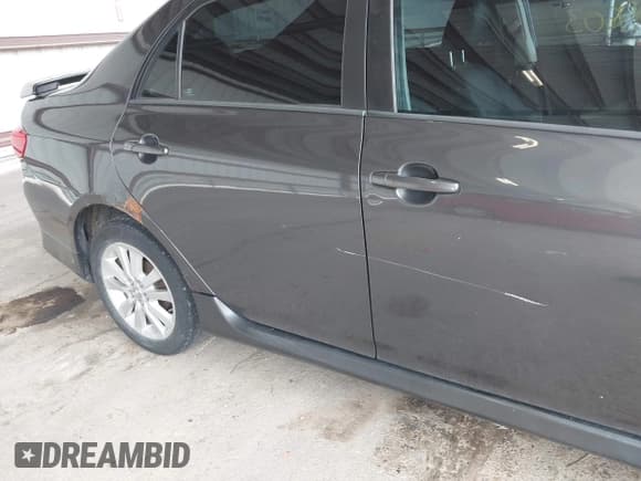 ✅ 2010 Toyota Corolla LE • VIN: 1NXBU4EE1AZ272877 • Lot: 43455603. Listed on IAAI with 222,561 mi. Free auction sales archive from the USA and detailed vehicle history report at DreamBid. Image 6.