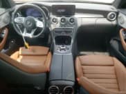 ✅ 2022 Mercedes-Benz C 43 AMG • VIN: W1KWJ6EB7NG109418 • Lot: 55928653. Wystawiony na Copart z przebiegiem 20 881 mil. Bezpłatny archiwum sprzedaży aukcyjnych z USA i szczegółowy raport historii pojazdu na DreamBid. Zdjęcie 8.