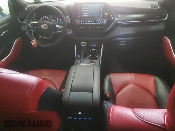 ✅ 2022 Toyota Highlander XSE • VIN: 5TDLZRBH2NS206872 • Lot: 59870635. Listed on Copart with 45,014 mi. Free auction sales archive from the USA and detailed vehicle history report at DreamBid. Image 8.