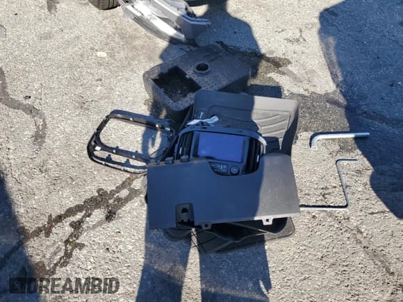 ✅ 2016 GMC Canyon 4WD SLE • VIN: 1GTG6CE35G1382578 • Lot: 86861925. Listed on Copart with Not provided. Free auction sales archive from the USA and detailed vehicle history report at DreamBid. Image 12.