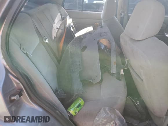 ✅ 2006 Ford Crown Victoria • VIN: 2FAFP73V86X122451 • Лот: 50893875. Опубликован ранее на Copart с пробегом 338 845 миль. Бесплатный доступ к архиву аукционных продаж из США и подробный отчёт об истории автомобиля на DreamBid. Изображение 10.