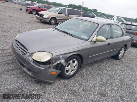 2001 Hyundai Sonata GL with VIN KMHWF25S91A435427, listed as a IAAI auction lot 42612444 with 199,325 mi miles and . Bid and sale history available at DreamBid. Image 17.