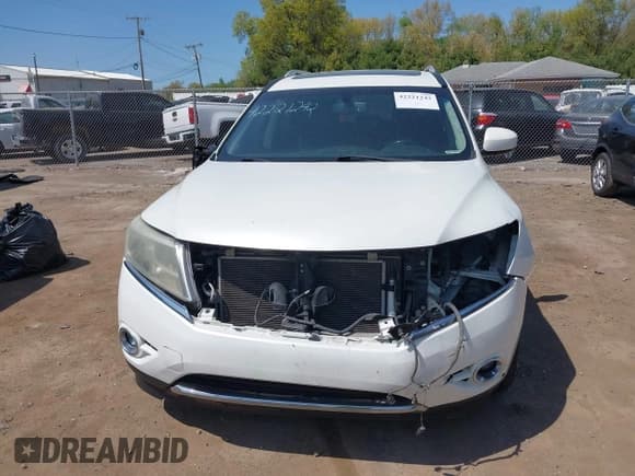 ✅ 2014 Nissan Pathfinder SV • VIN: 5N1AR2MM7EC703101 • Lot: 42221242. Listed on IAAI with 178,237 mi. Free auction sales archive from the USA and detailed vehicle history report at DreamBid. Image 12.