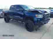 2020 Ram 1500 Big Horn z VIN 1C6SRFFTXLN108482, wystawiony jako IAAI lot #42850582 z przebiegiem 140 296 mil mil oraz . Historia ofert i sprzedaży dostępna na DreamBid. Obrazek 1.