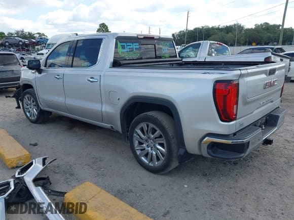 ✅ 2020 GMC Sierra 1500 SLT • VIN: 3GTP8DETXLG133253 • Лот: 43444562. Опубликован ранее на IAAI с пробегом 210 574 миль. Бесплатный доступ к архиву аукционных продаж из США и подробный отчёт об истории автомобиля на DreamBid. Изображение 3.