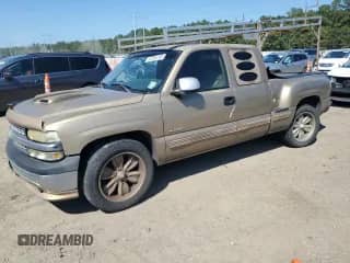 2000 Chevrolet Silverado 1500 LS z VIN 2GCEC19T1Y1270581, wystawiony jako Copart lot #82360295 z przebiegiem Nie podano mil oraz Szkoda całkowita • Salvage title. Historia ofert i sprzedaży dostępna na DreamBid. Obrazek 1.