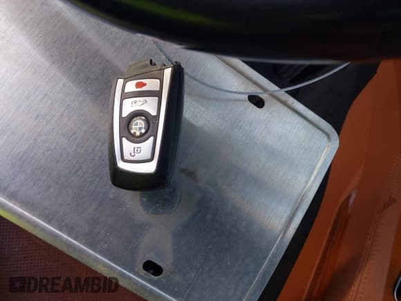 ✅ 2014 BMW 7 Series ALPINA B7 • VIN: WBAYE8C53ED136145 • Lot: 42057674. Wystawiony na IAAI z przebiegiem 108 752 mil. Bezpłatny archiwum sprzedaży aukcyjnych z USA i szczegółowy raport historii pojazdu na DreamBid. Zdjęcie 11.