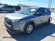 ✅ 2022 Toyota Corolla Cross L • VIN: 7MUAAAAG7NV029721 • Лот: 43304097. Опубликован ранее на IAAI с пробегом 31 139 миль. Бесплатный доступ к архиву аукционных продаж из США и подробный отчёт об истории автомобиля на DreamBid. Изображение 2.