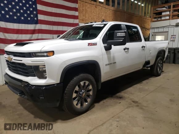 ✅ 2024 Chevrolet Silverado 2500HD Custom • VIN: 1GC4YMEY7RF339767 • Лот: 86701595. Опубликован ранее на Copart с пробегом 9 840 миль. Бесплатный доступ к архиву аукционных продаж из США и подробный отчёт об истории автомобиля на DreamBid. Изображение 1.
